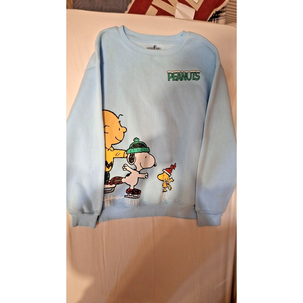 Peanuts Snoopy and Friends Ice Skating Sweatshirt Jr Girls SZ Large Light Blue - Picture 3 of 7